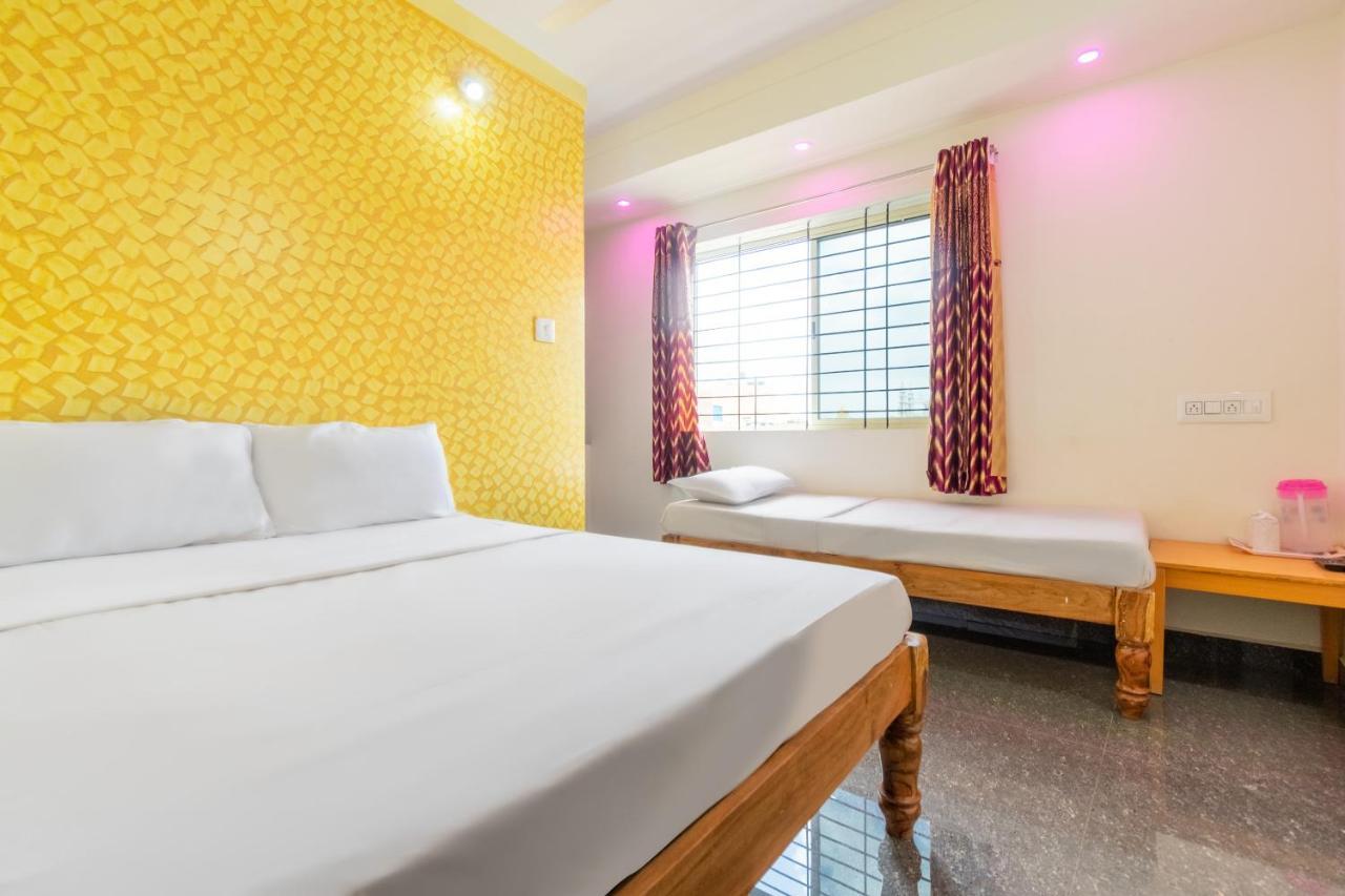 Spot On 45103 Galaxy Grand Hotell Narasimharaja Puram Eksteriør bilde