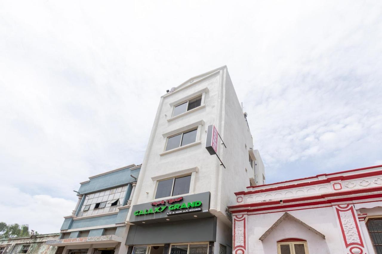 Spot On 45103 Galaxy Grand Hotell Narasimharaja Puram Eksteriør bilde