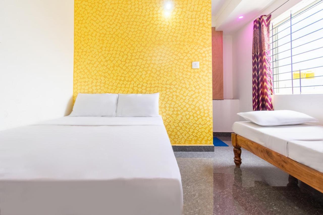 Spot On 45103 Galaxy Grand Hotell Narasimharaja Puram Eksteriør bilde